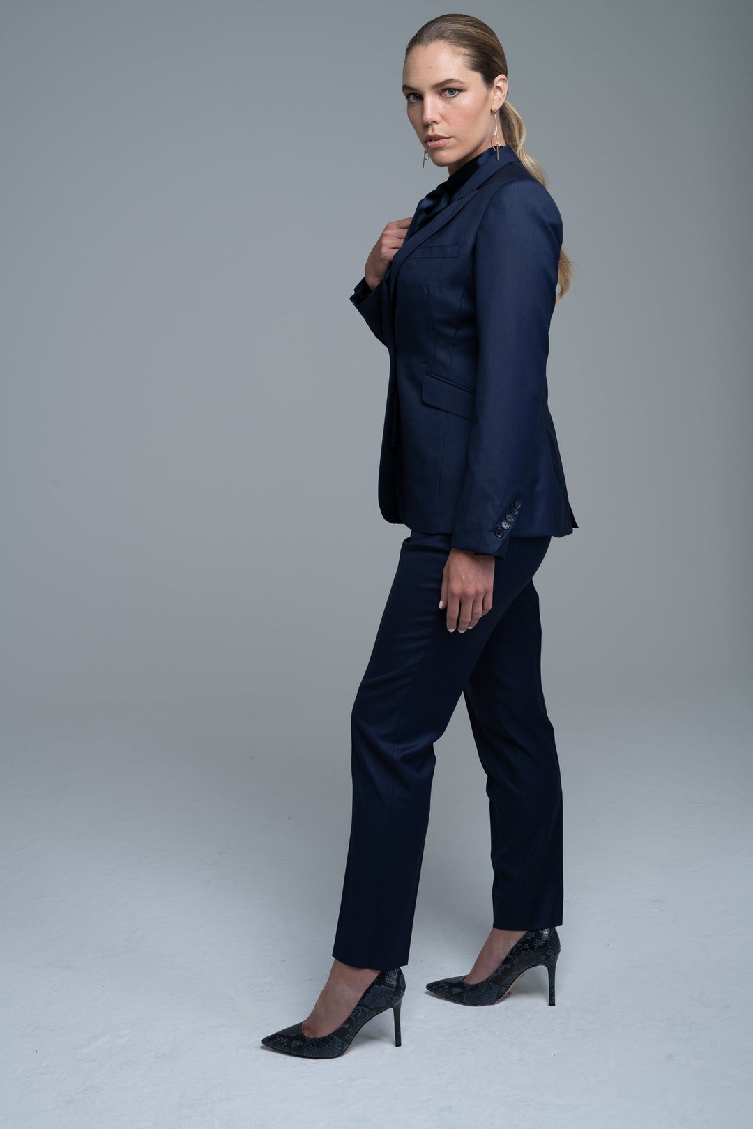 Katie, Navy Ankle Pant