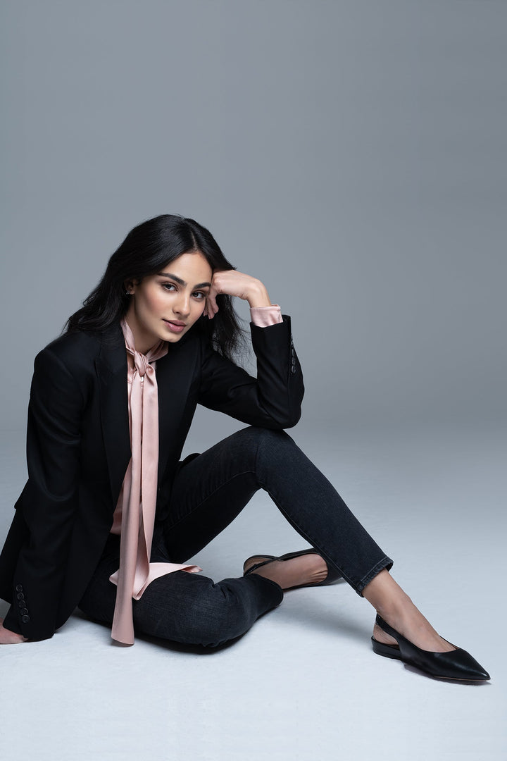 Julia, Black Blazer