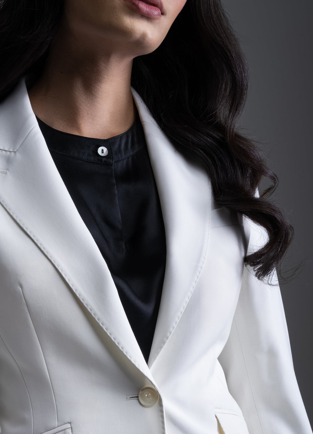 Julia, Black Blouse